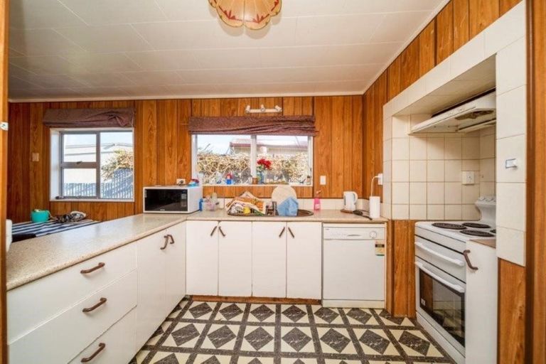 Photo of property in 1 County Drive, Hawera, 4610