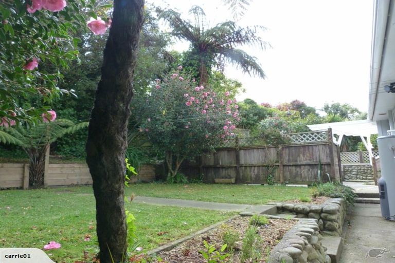 Photo of property in 13 Magdalen Street, Tawa, Wellington, 5028