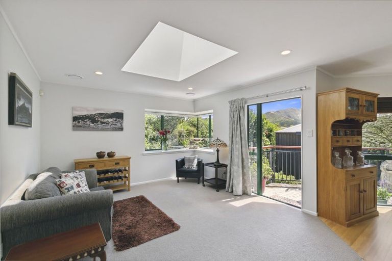 Photo of property in 18a Lucknow Terrace, Khandallah, Wellington, 6035