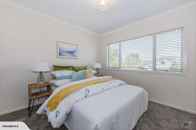 Photo of property in 69 Buscomb Avenue, Henderson, Auckland, 0610