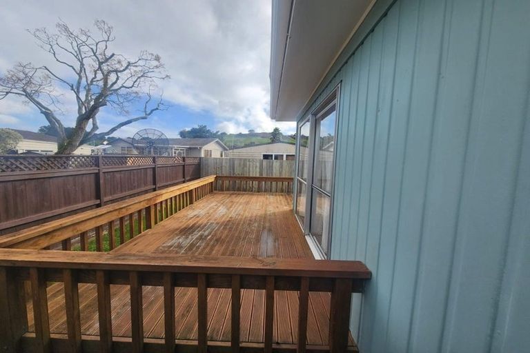 Photo of property in 1/34 Darren Crescent, Half Moon Bay, Auckland, 2012