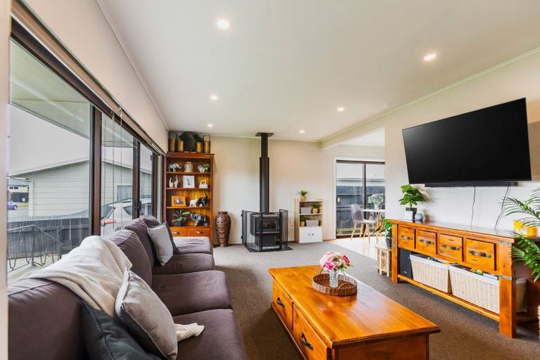 Photo of property in 27 Clarence Cox Crescent, Pirimai, Napier, 4112