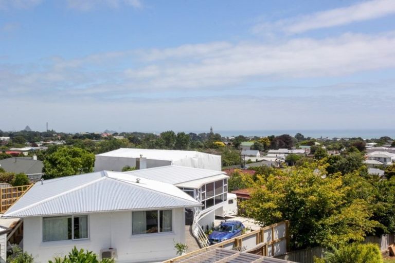 Photo of property in 20 Kellyville Heights, Merrilands, New Plymouth, 4312