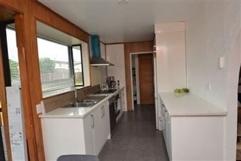 Photo of property in 30 Glynnbrooke Street, Te Atatu South, Auckland, 0610