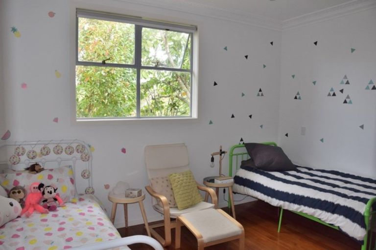 Photo of property in 42 Covil Avenue, Te Atatu South, Auckland, 0610