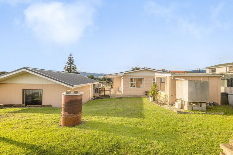 Photo of property in 31 Gawler Street, Te Horo Beach, Otaki, 5581