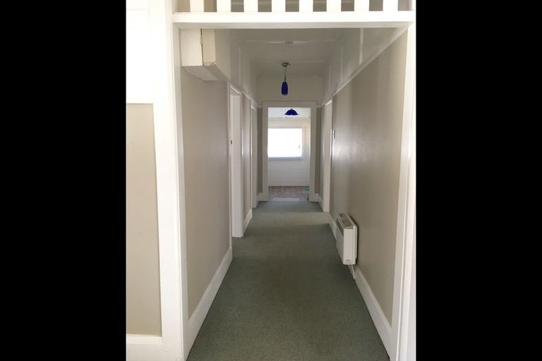 Photo of property in 400 Featherston Street, Palmerston North, 4414