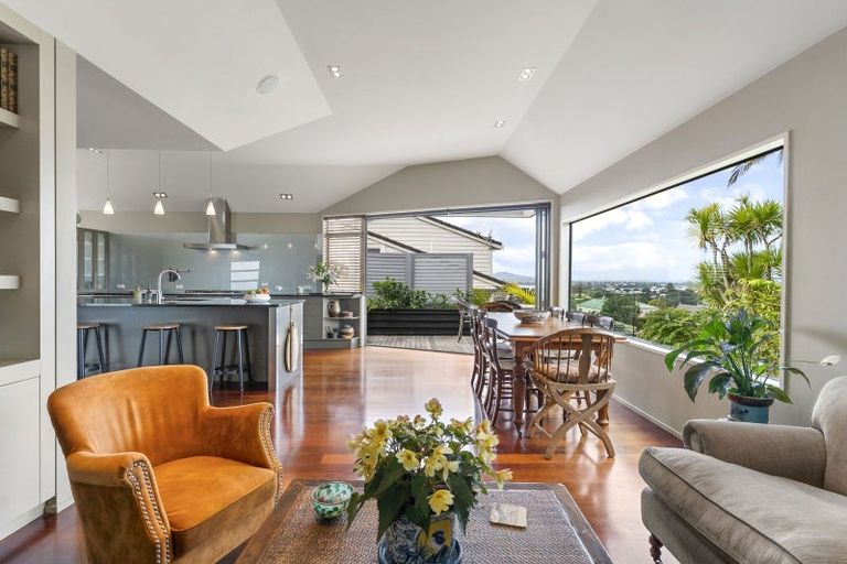 Photo of property in 13 Maritime Terrace, Birkenhead, Auckland, 0626