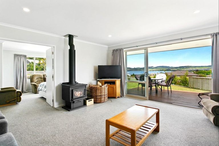 Photo of property in 45 Botanical Heights Drive, Waipahihi, Taupo, 3330