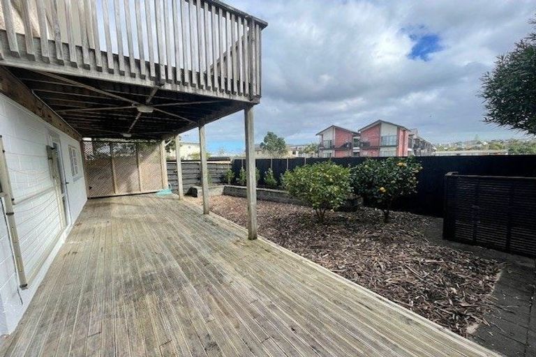 Photo of property in 2/185 Shakespeare Road, Milford, Auckland, 0620