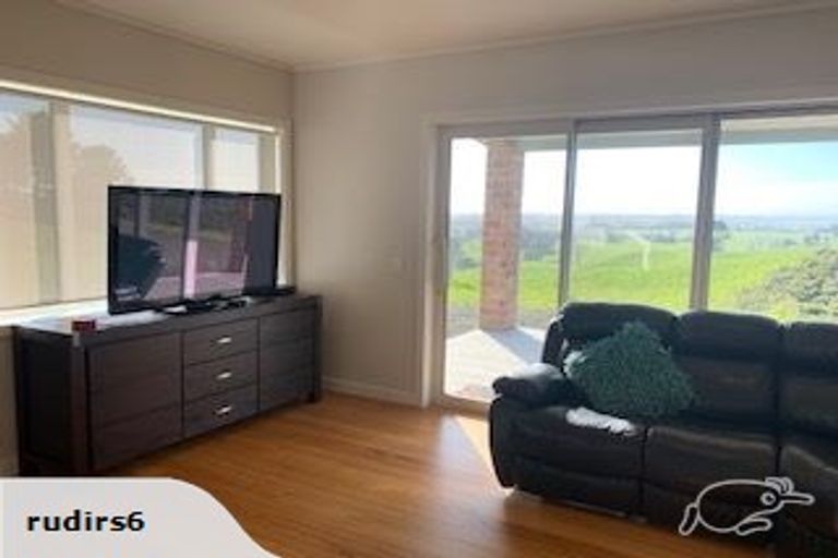 Photo of property in 186 Gervin Road, Wainui, Silverdale, 0992