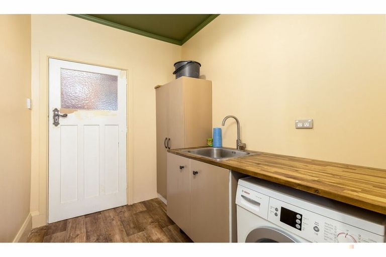 Photo of property in 1 Maude Street, Waimate, 7924