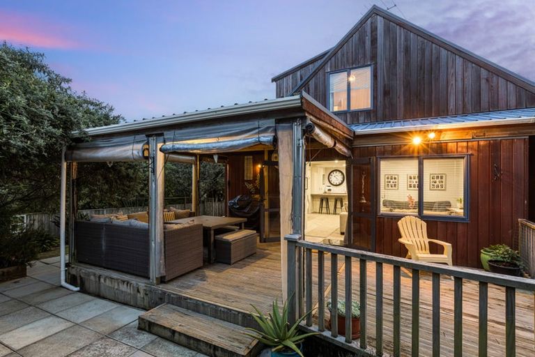 Photo of property in 28 Donald Street, Stanmore Bay, Whangaparaoa, 0932