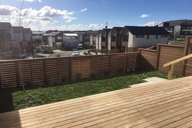 Photo of property in 5 Seafarer Crescent, Stanmore Bay, Whangaparaoa, 0932