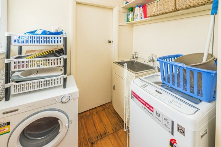 Photo of property in 64 Great North Road, Saint Johns Hill, Whanganui, 4500