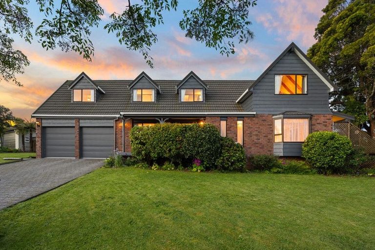 Photo of property in 13 Glucina Avenue, West Harbour, Auckland, 0618