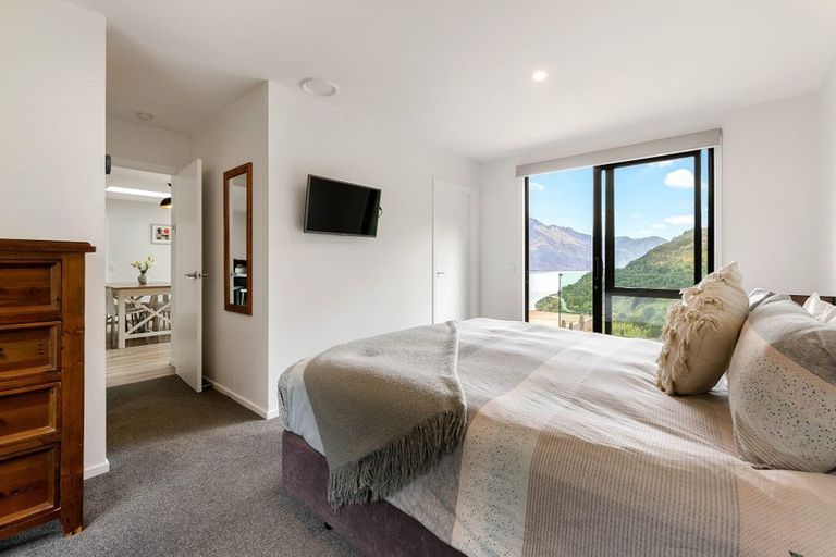 Photo of property in 15a Mackinnon Terrace, Sunshine Bay, Queenstown, 9300