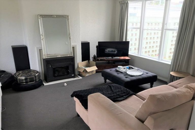 Photo of property in 30 Davidson Crescent, Tawa, Wellington, 5028