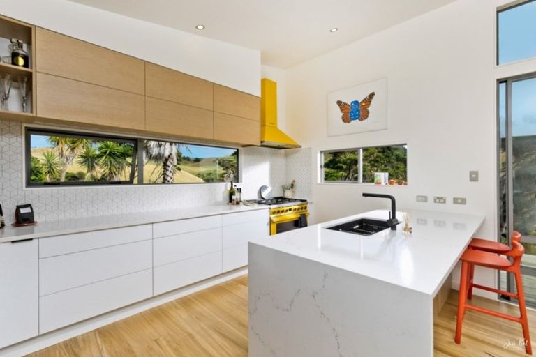 Photo of property in 126 Taiapa Road, Muriwai, 0881