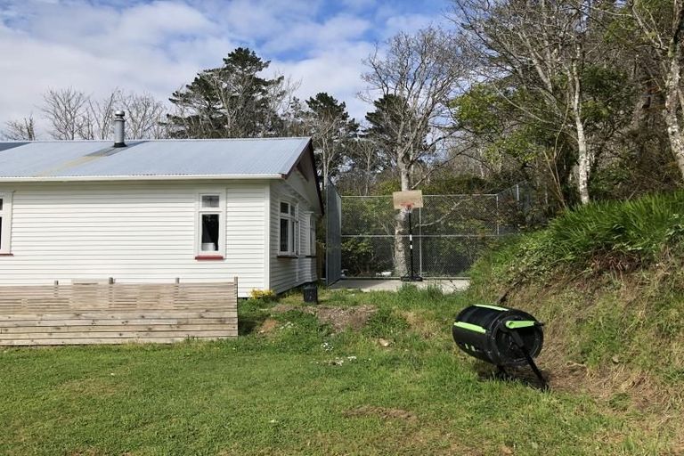 Photo of property in 6 Avro Road, Blue Mountains, Upper Hutt, 5371