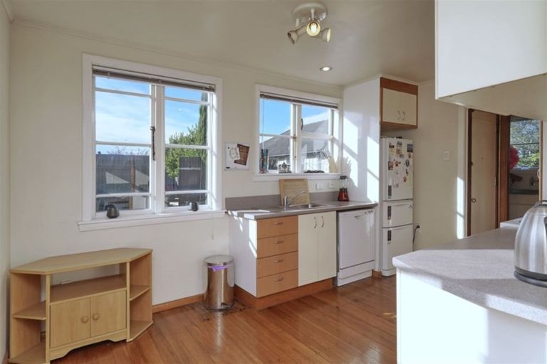 Photo of property in 2/7 Wilmot Street, Northcote, Christchurch, 8052