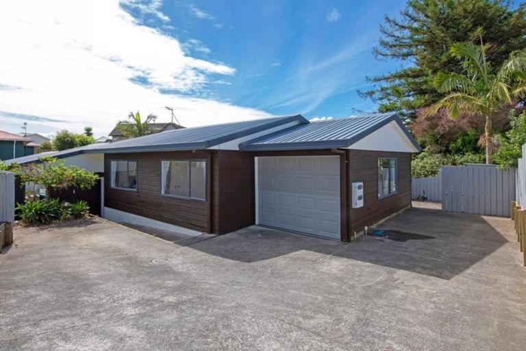 Photo of property in 3/6a Botany Road, Howick, Auckland, 2010