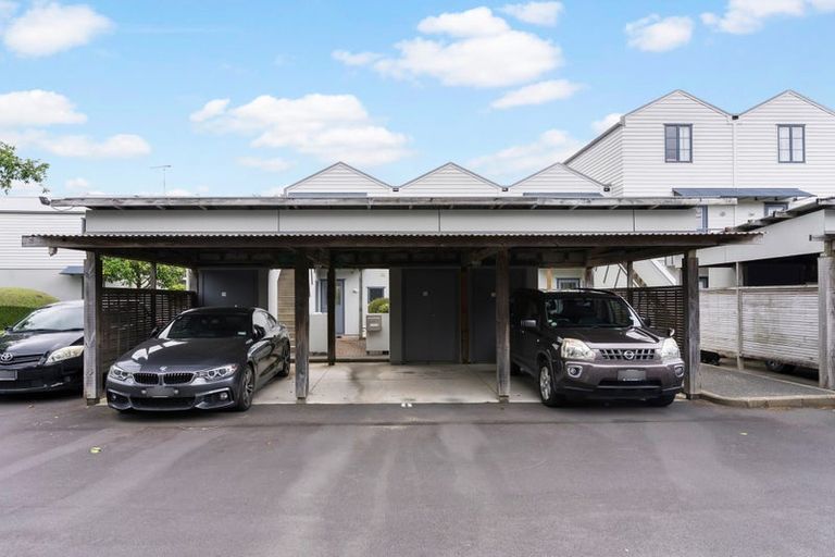 Photo of property in 8/5 Carolina Place, Albany, Auckland, 0632
