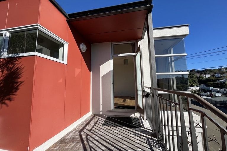 Photo of property in 23 Maarama Crescent, Aro Valley, Wellington, 6021