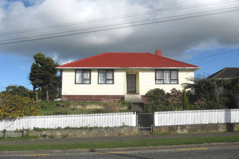 Photo of property in 38 Gloucester Street, Cannons Creek, Porirua, 5024