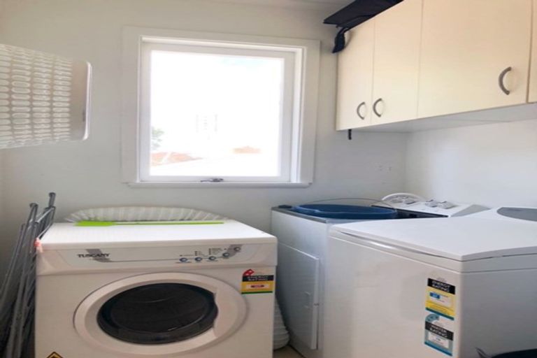 Photo of property in 24 Matama Road, Glen Eden, Auckland, 0602