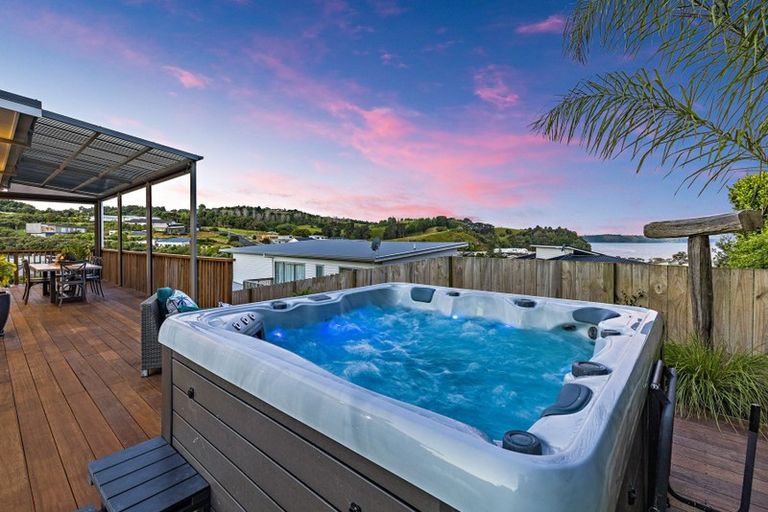 Photo of property in 13 Ariel Place, Snells Beach, 0920