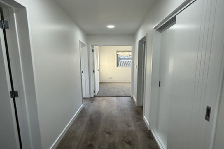 Photo of property in 296d Royal Road, Massey, Auckland, 0614