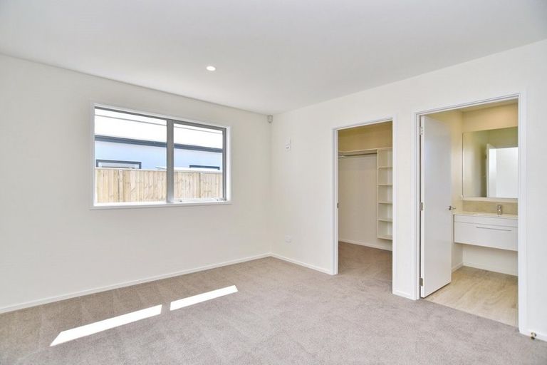 Photo of property in 26 Tara Crescent, Woodend, 7610