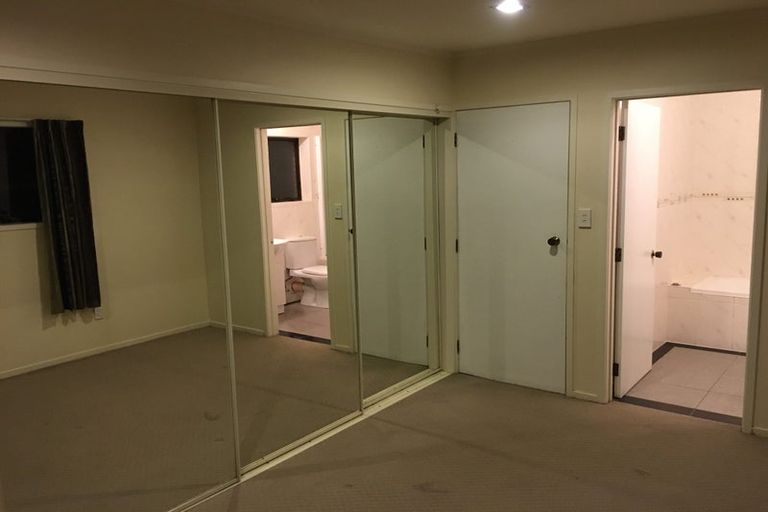 Photo of property in 2/9 Northall Road, New Lynn, Auckland, 0600