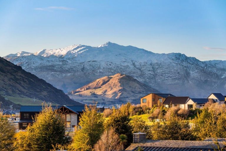 Photo of property in 25 Rannoch Drive, Jacks Point, Queenstown, 9371