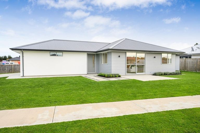 Photo of property in 2 Kereru Court, Marton, 4710