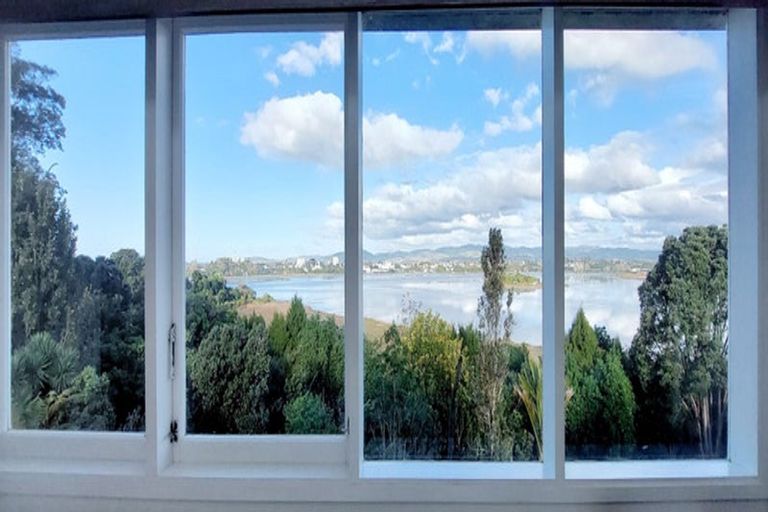 Photo of property in 19 Stratford Place, Otumoetai, Tauranga, 3110