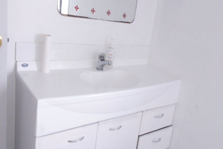 Photo of property in 139 Don Buck Road, Massey, Auckland, 0614