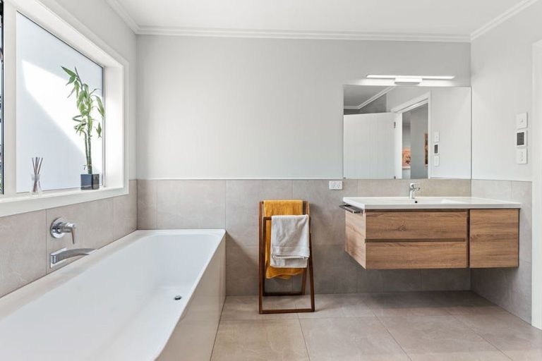 Photo of property in 4 Fantail Avenue, Carterton, 5713