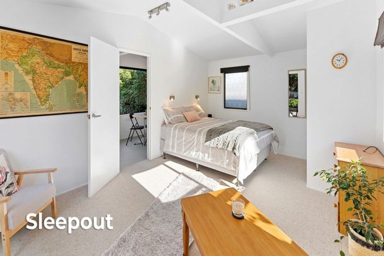 Photo of property in 15 Napier Grove, Waikanae Beach, Waikanae, 5036