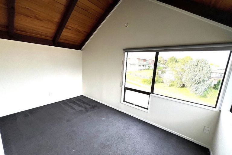 Photo of property in 22 Goodwood Drive, Goodwood Heights, Auckland, 2105