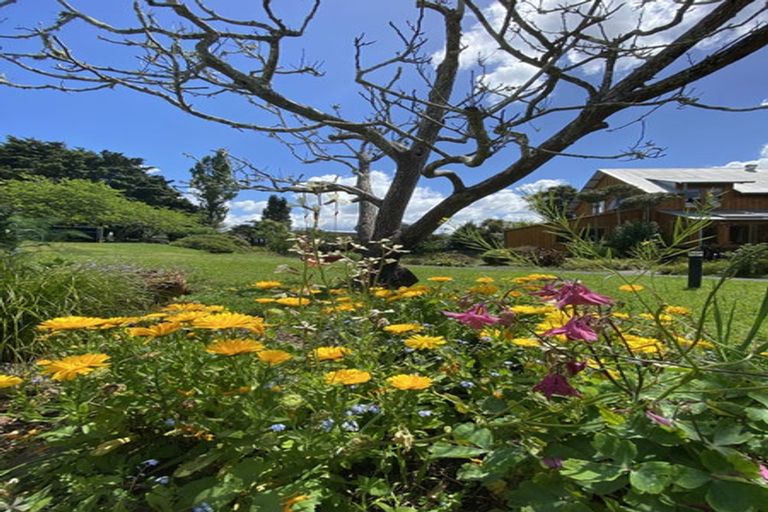 Photo of property in 10/457 Swanson Road, Ranui, Auckland, 0612