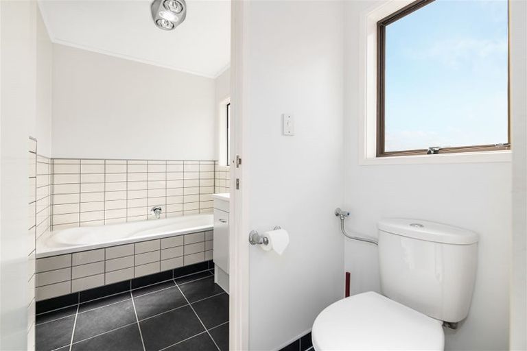 Photo of property in 11 Kellett Road, Ranui, Auckland, 0612