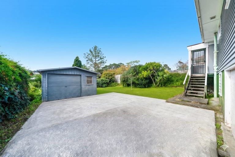 Photo of property in 52 Seymour Road, Sunnyvale, Auckland, 0612