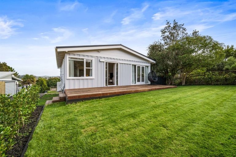 Photo of property in 13a John Road, Stanmore Bay, Whangaparaoa, 0932
