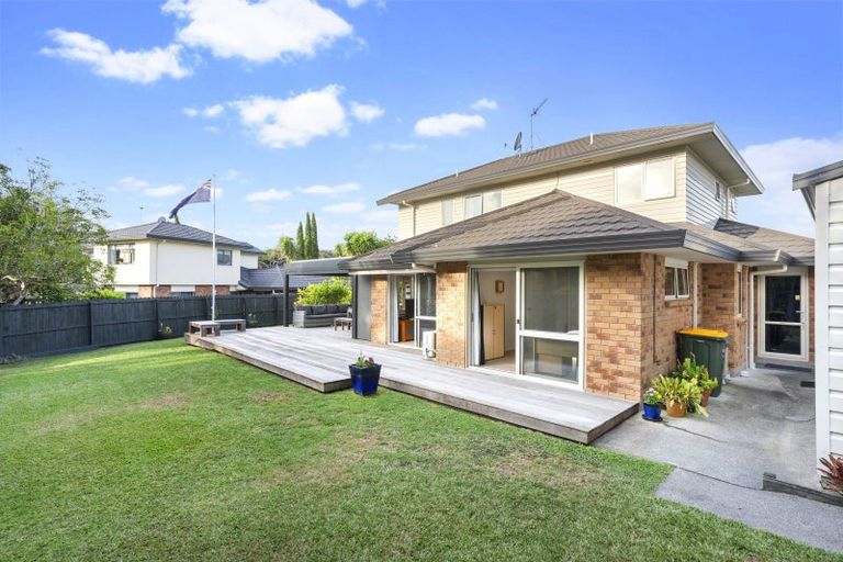 Photo of property in 73 Te Wharau Drive, Greenhithe, Auckland, 0632