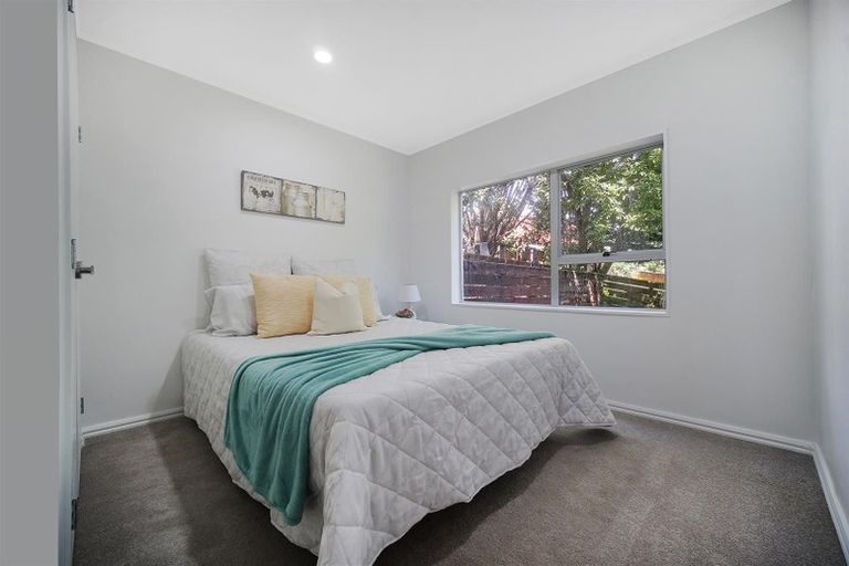 Photo of property in 2/10 Woodvale Road, Glen Eden, Auckland, 0602