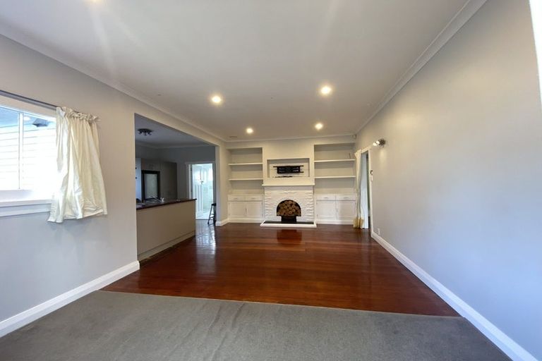 Photo of property in 8 Guthrie Street, Waterloo, Lower Hutt, 5011