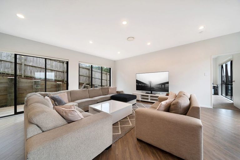 Photo of property in 55 Platinum Rise, Ranui, Auckland, 0612