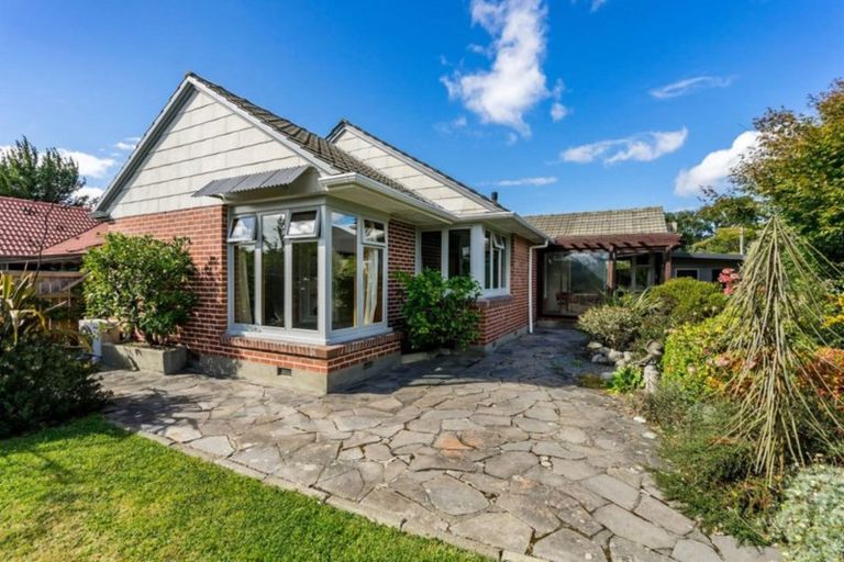 Photo of property in 10 Montana Avenue, Ilam, Christchurch, 8041